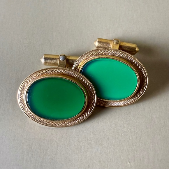 Vintage Hayward Gold-Filled Cufflinks with Green Cabochon Stone | Mid-Century - Picture 2 of 12